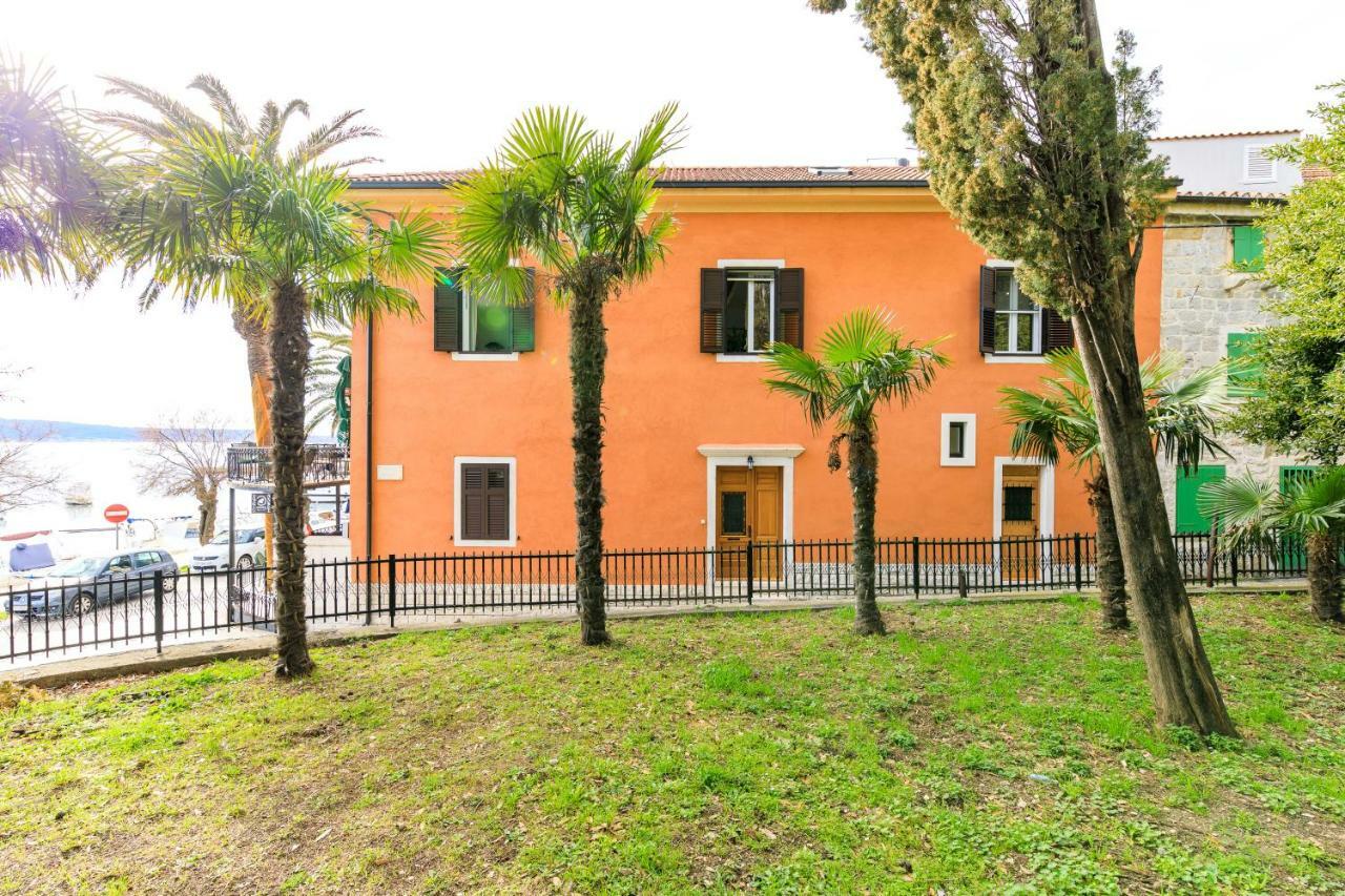 Holiday Home Obrov Kaštela Exterior foto